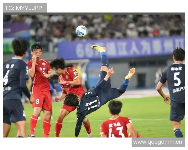 足球明星合照大全欣赏汇总展示各大球星精彩瞬间与友谊时刻