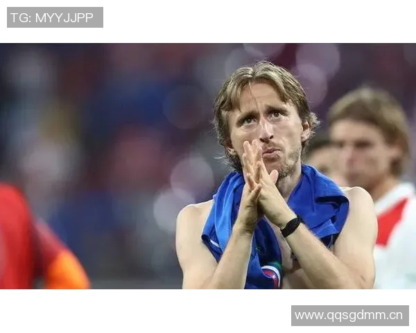 足球明星泪洒赛场背后的故事与感动瞬间分享